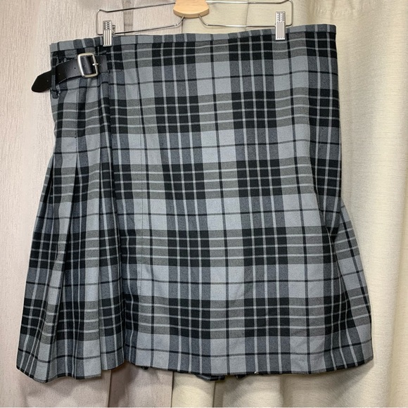 The Kilt co Tartan Kilt Skirt Black Gray Leather Buckle Sz 42/44 Scottish Celtic - Picture 12 of 15